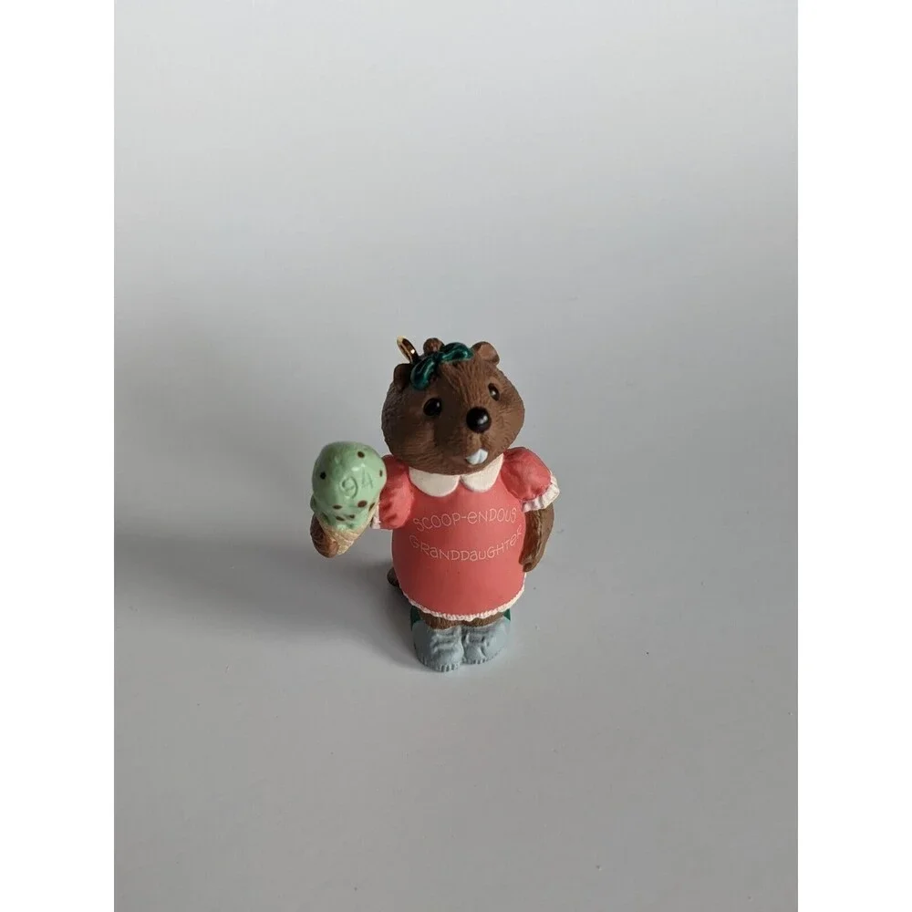 VTG 1994 Hallmark Keepsake Ornament Scoop-endous Granddaughter‎ Beaver Ice Cream